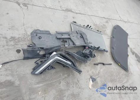 2018 Honda Clarity Plug-In Hybrid Touring z USA, uszkodzony, nr VIN JHMZC5F38JC007208